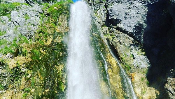 Wisata Alam di Air Terjun Albania yang Menakjubkan